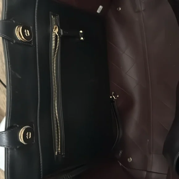 Authentic Black Calfskin Quilted Leather Shopping Bag - Picture 8 of 16